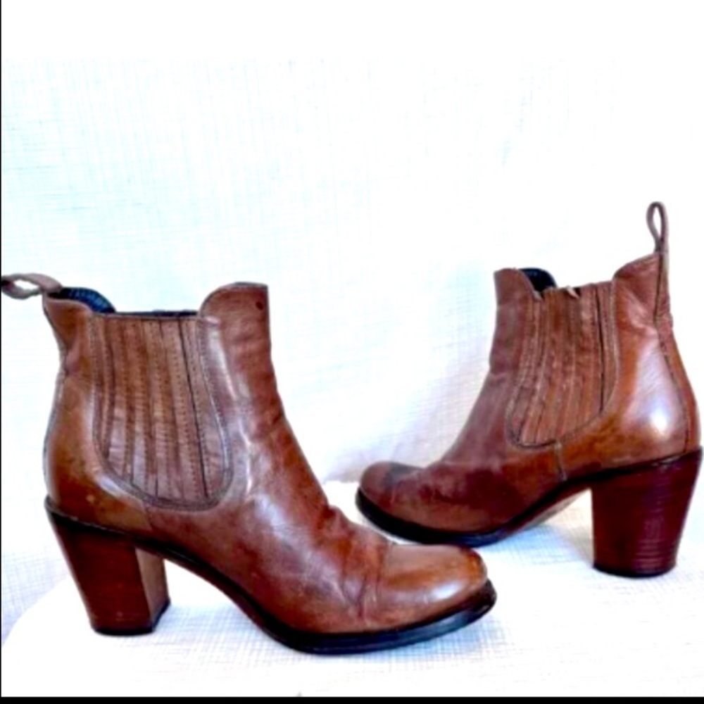 Vero Cuoio Leather Brown Chunky Heel Booties Distressed Made in Italy